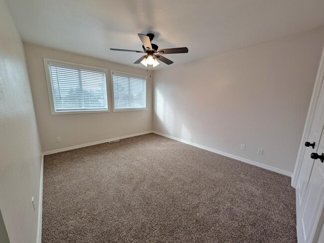 Building Photo - 851 Denver St