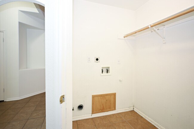Building Photo - 1131 River Rock