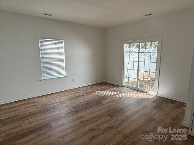 Building Photo - 7041 Somerset Springs Dr