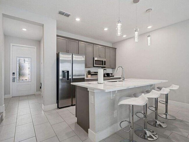 Building Photo - 7916 Draw St