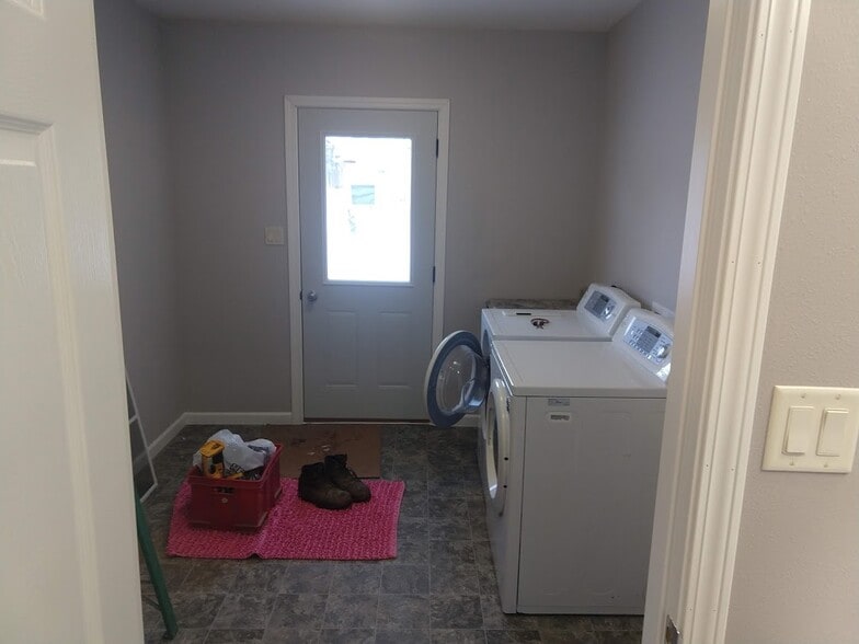 Building Photo - 308 3rd Ave