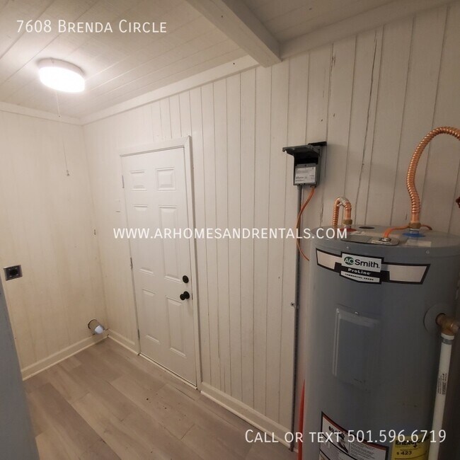 Building Photo - 7608 Brenda Circle | $1295 | 3 beds, 1.5 b...