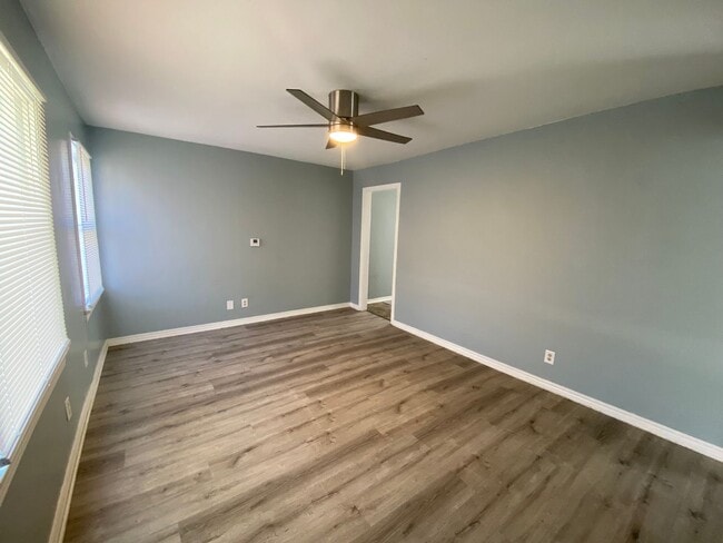 Building Photo - Welcome Home!!