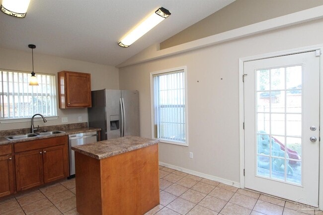 Building Photo - 7908 Cayenne Way