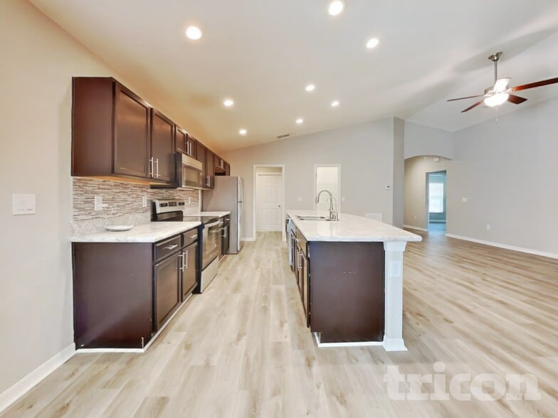 Building Photo - 8070 Diamond Creek Ln