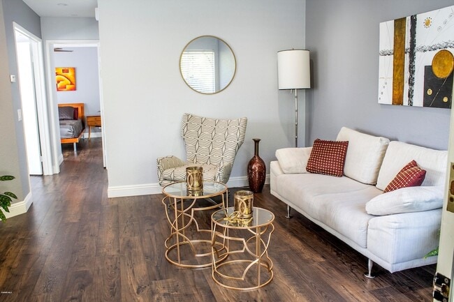 Building Photo - 522 Via Colinas