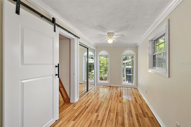 Building Photo - 507 Lakeshore Dr