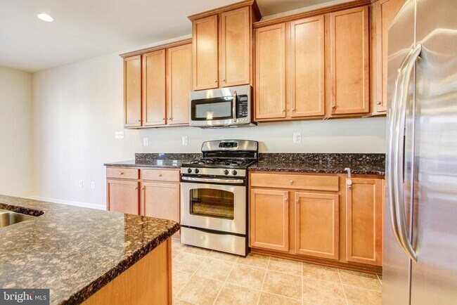 Building Photo - 426 Exchange Avenue