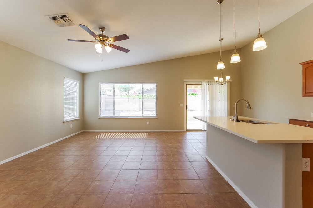 Building Photo - 3026 W Rapalo Rd