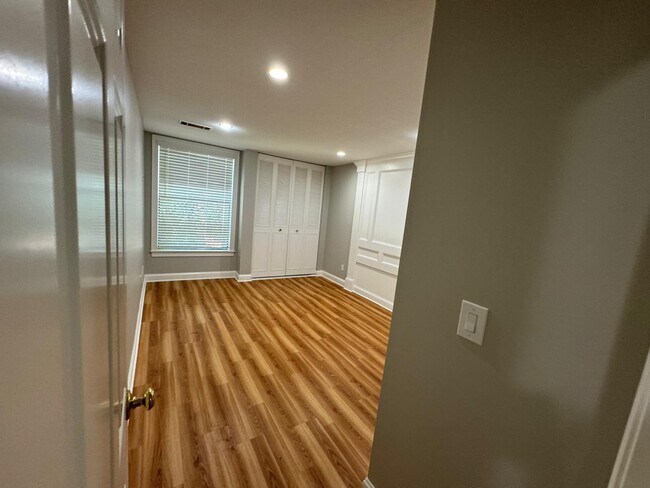 Building Photo - 38K Shrewsbury Green Dr