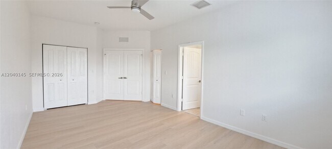 Building Photo - 3526 NW 29th Ct