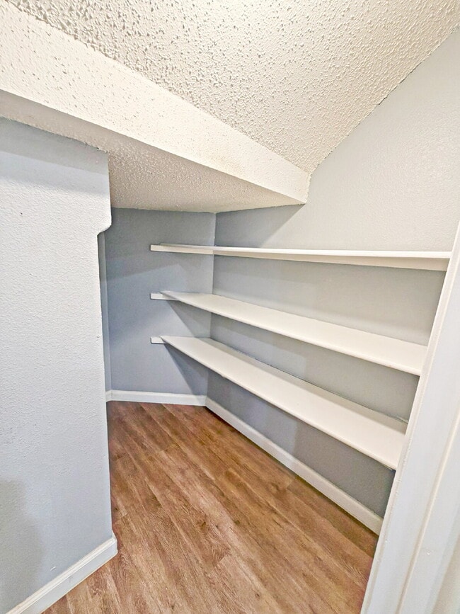 Building Photo - 1302 Whitegate