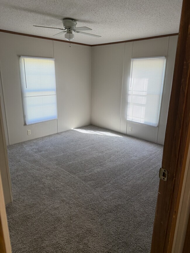 Building Photo - 1460 Patterson Dr