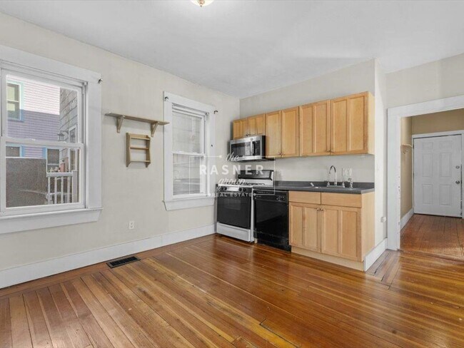 Building Photo - 31 Moore St