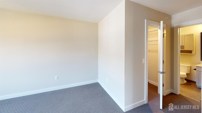 Building Photo - 710 Fernandez Ct