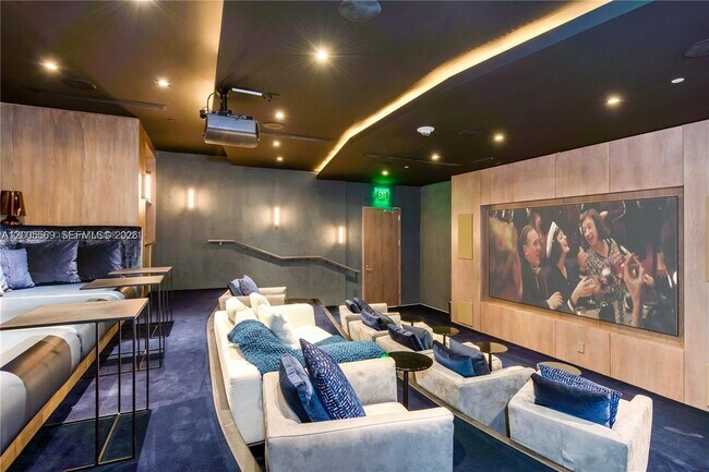 Building Photo - 650 NE 32nd St