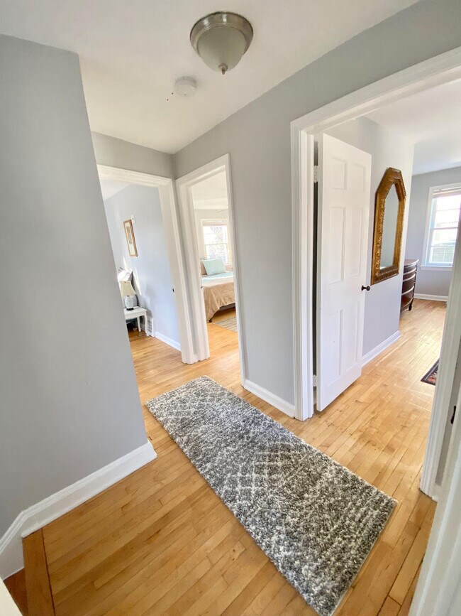 Building Photo - 2336 Canterbury Rd