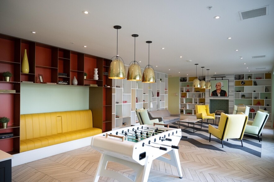 Lounge - 3900 City Ave