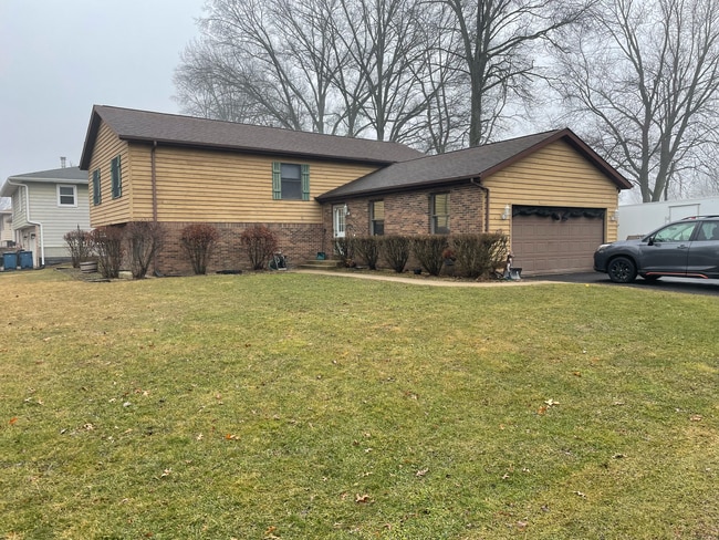 Building Photo - 801 Dunewood Dr