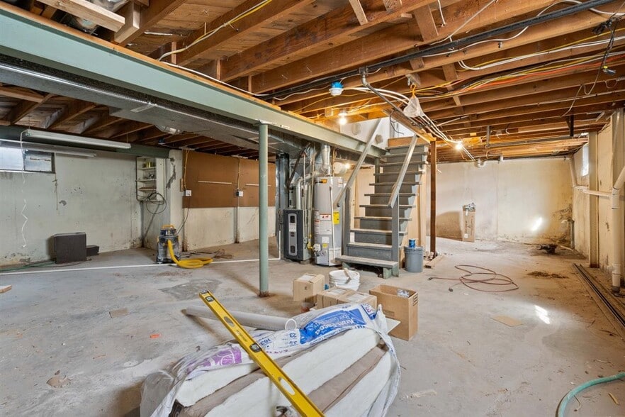 Building Photo - 5527 Linden St