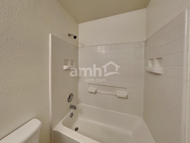 Building Photo - 7569 Vanessa Dr