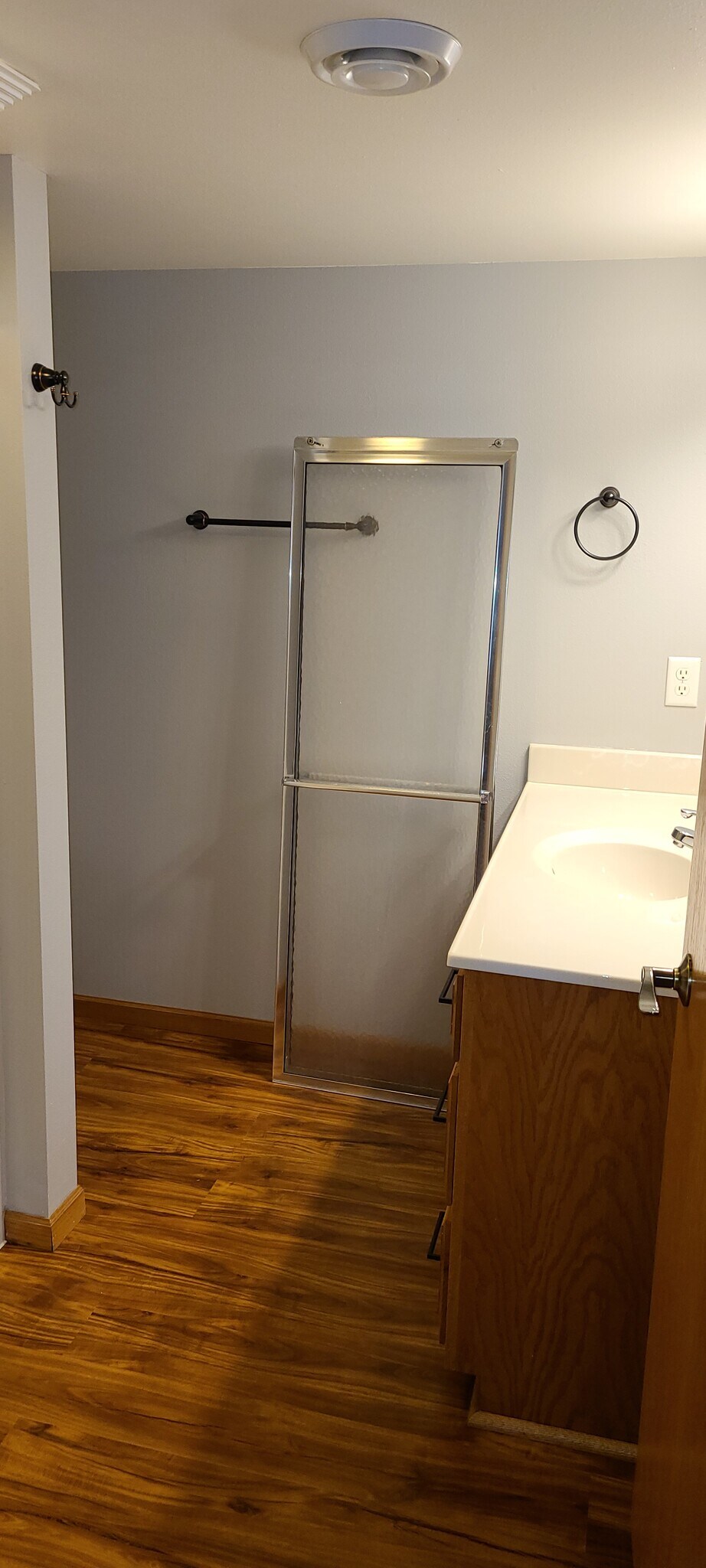 Bath Lower Level - 701 Cork Xing