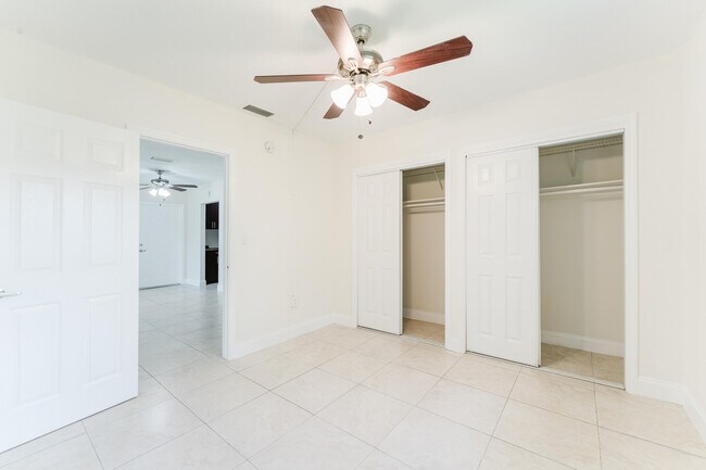 Building Photo - 201 SW 7th St