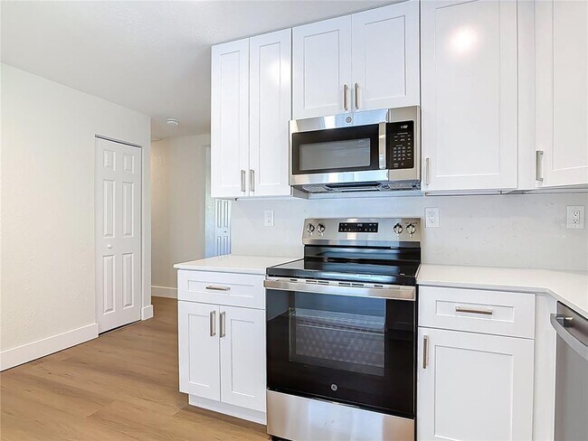 Building Photo - 1415 Frances Dr