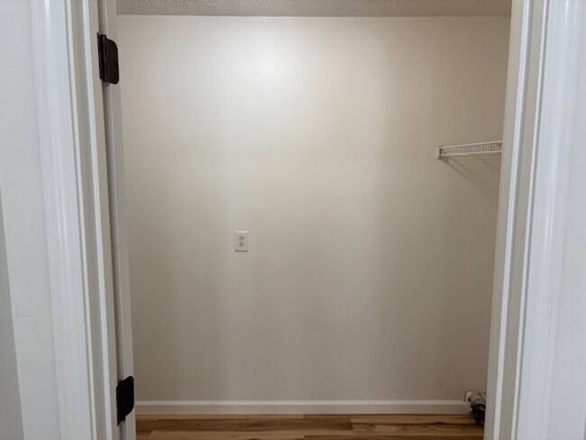 Building Photo - Murfreesboro-Cason Ln area 3BR/2BA+ Garage