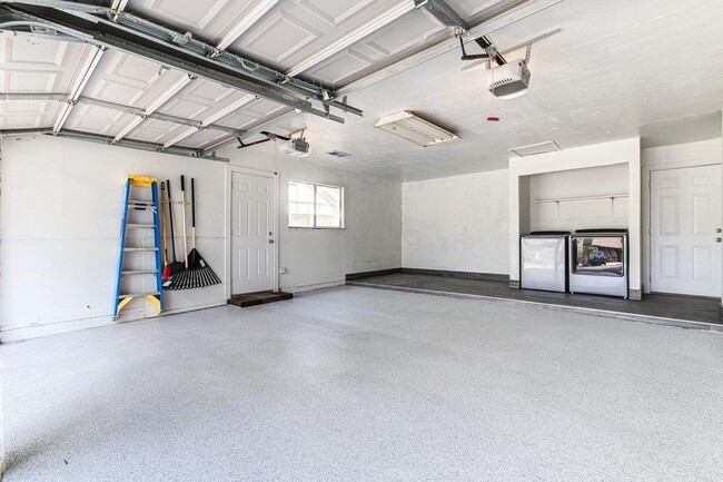 Building Photo - 6607 Capriola Dr