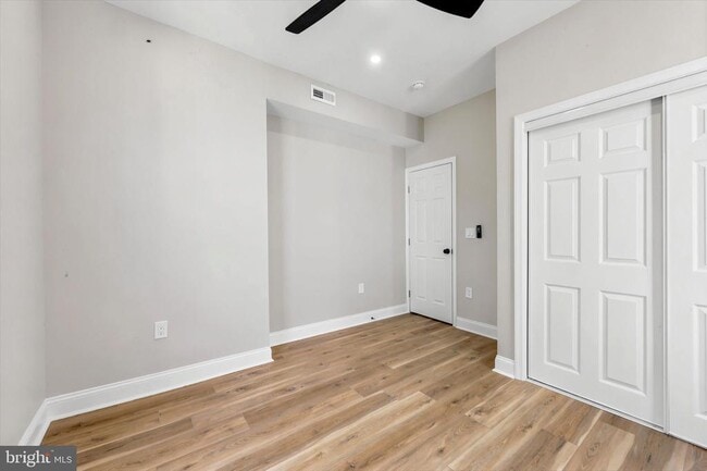 Building Photo - 5853 Cedar Ave