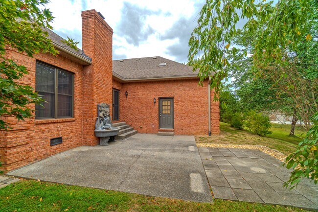 Building Photo - 107 Geers Ct