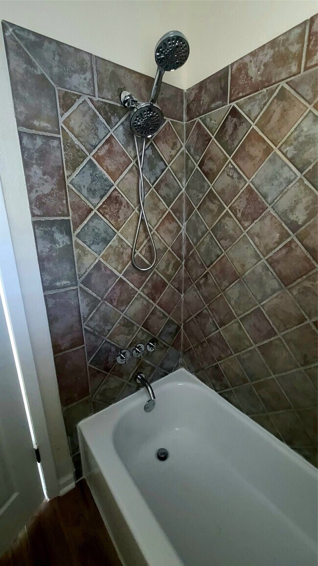 Building Photo - 19538 Hollowlog Dr