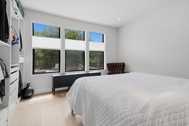 Building Photo - 201 Kahana Ln