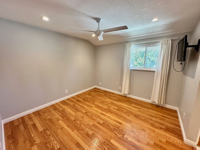 Building Photo - REQUEST A SHOWING AT MossglenProperties .c...