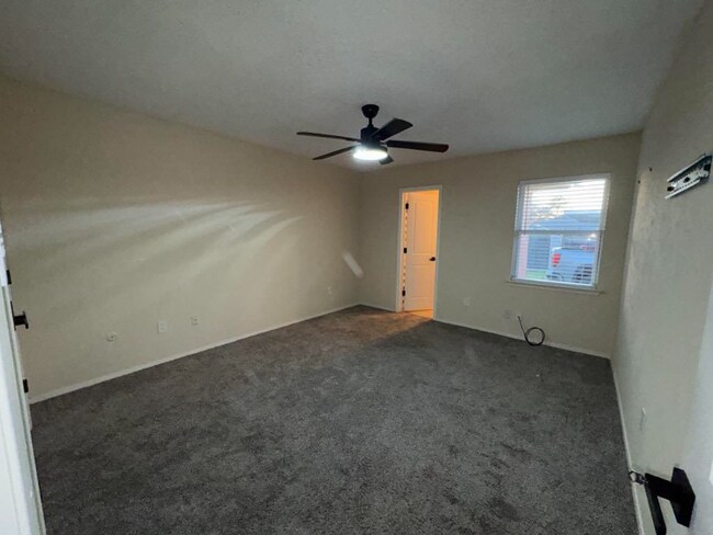 Building Photo - 2304 Westchester Dr