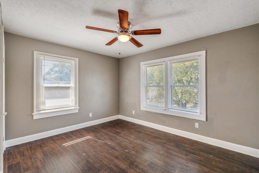Upstairs_Bedroom_2 - 717 N Grant Ave