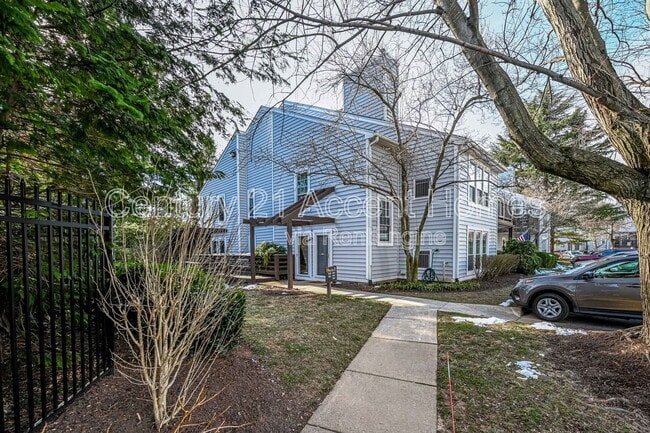 Building Photo - 9941 Oakton Terrace Rd