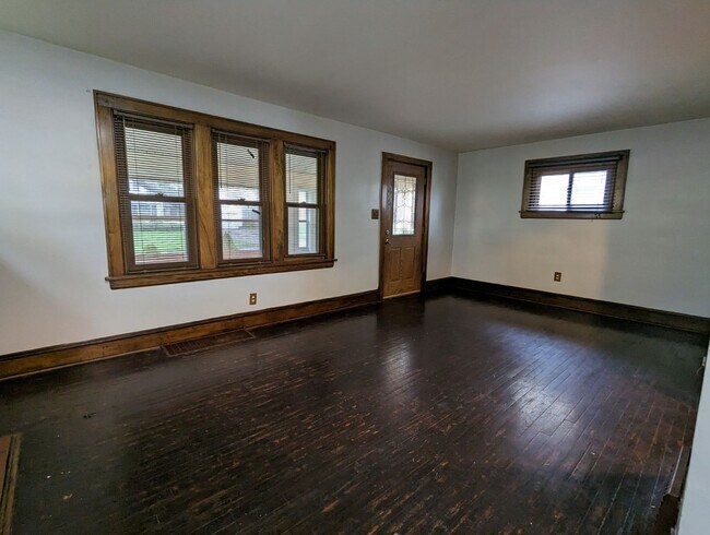 Building Photo - Large, spacious home for rent!