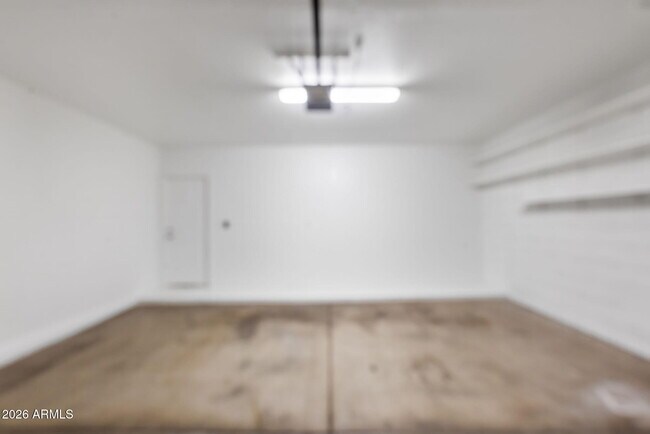 Building Photo - 8841 E Meadow Hill Dr