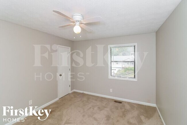 Building Photo - 1190 Lightfoot Dr