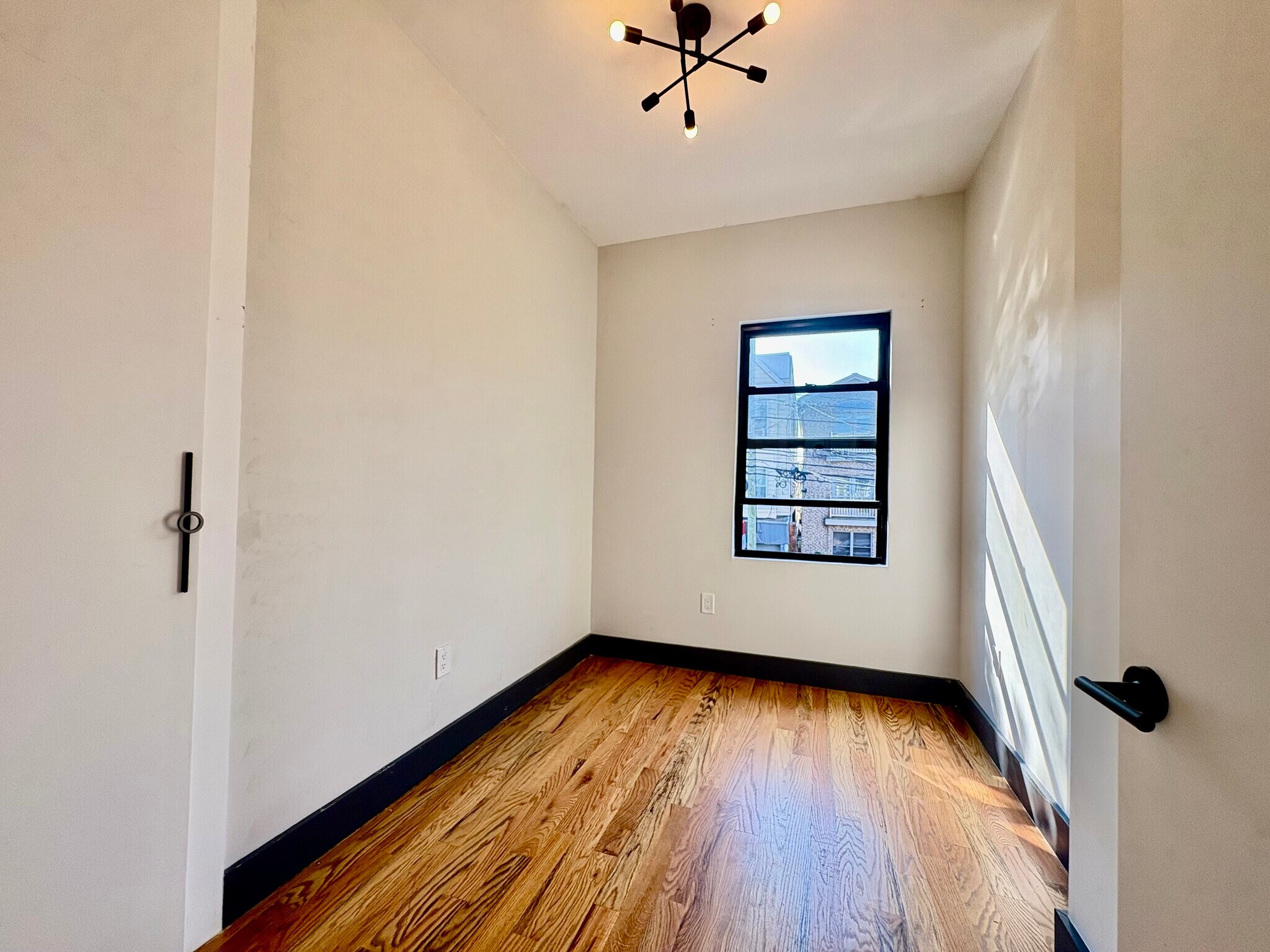 Unit 2 - 604 Palisade Ave