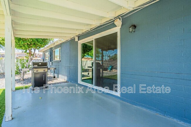 Building Photo - 1102 N 72nd Pl