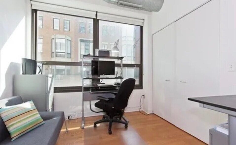 Building Photo - 650 W Wayman St