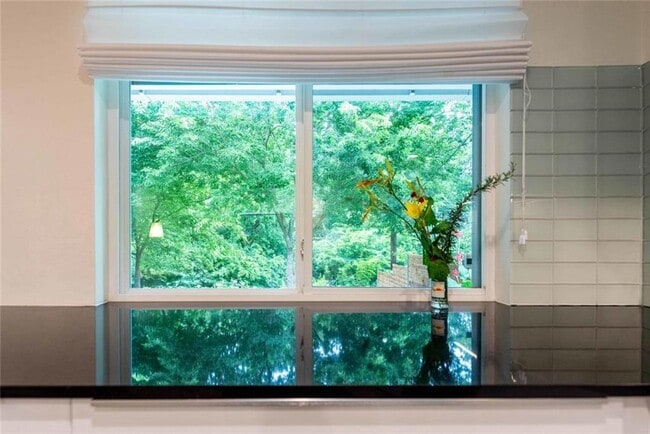 Building Photo - 3302 Catalina Dr