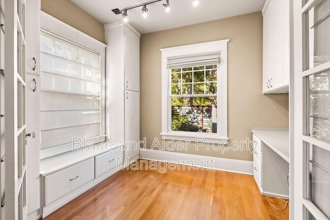 Building Photo - 3455 NE Tillamook St