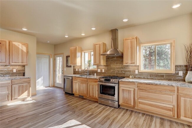 Building Photo - 136 Gail Ln