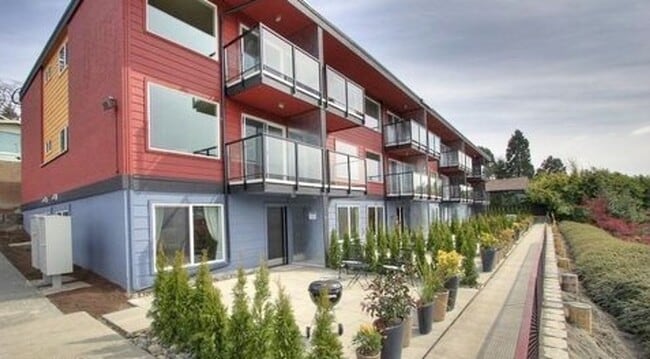 Primary Photo - Charming 1-Bedroom Condo in West Queen Anne