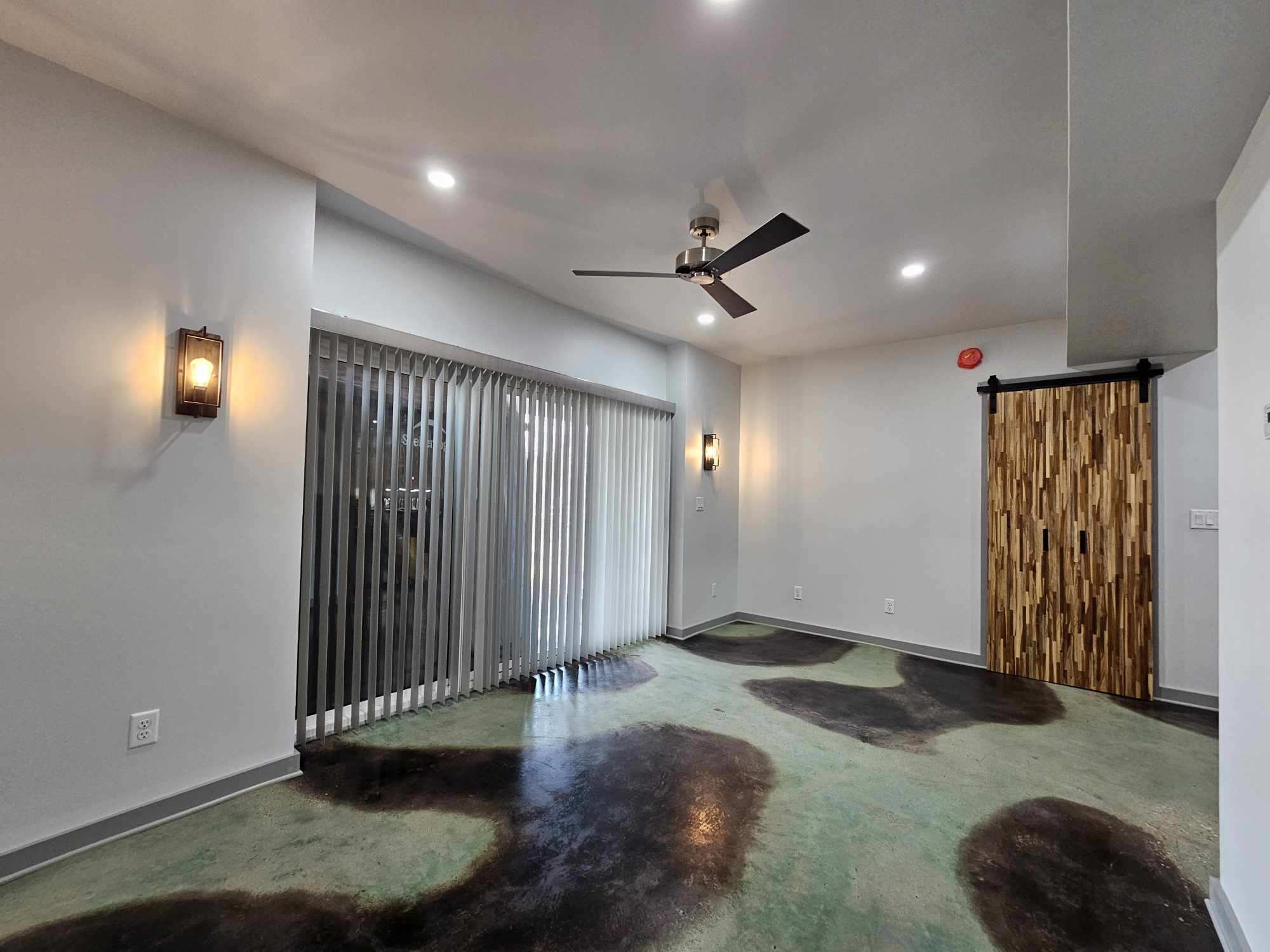 Building Photo - 3136 Hermina St