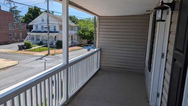 Building Photo - 270 Calder St